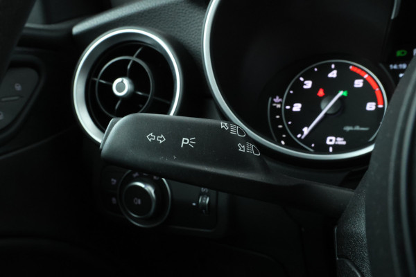Alfa Romeo Stelvio 2.2d Super Automaat, Navigatie, Leer, Climate,