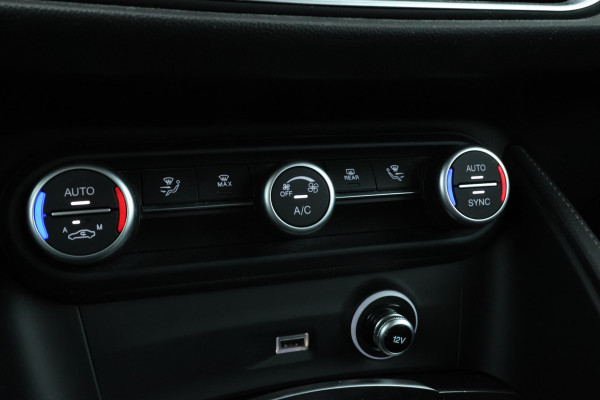Alfa Romeo Stelvio 2.2d Super Automaat, Navigatie, Leer, Climate,