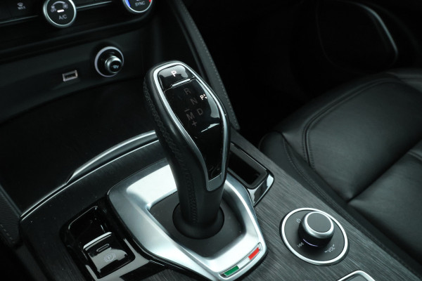 Alfa Romeo Stelvio 2.2d Super Automaat, Navigatie, Leer, Climate,