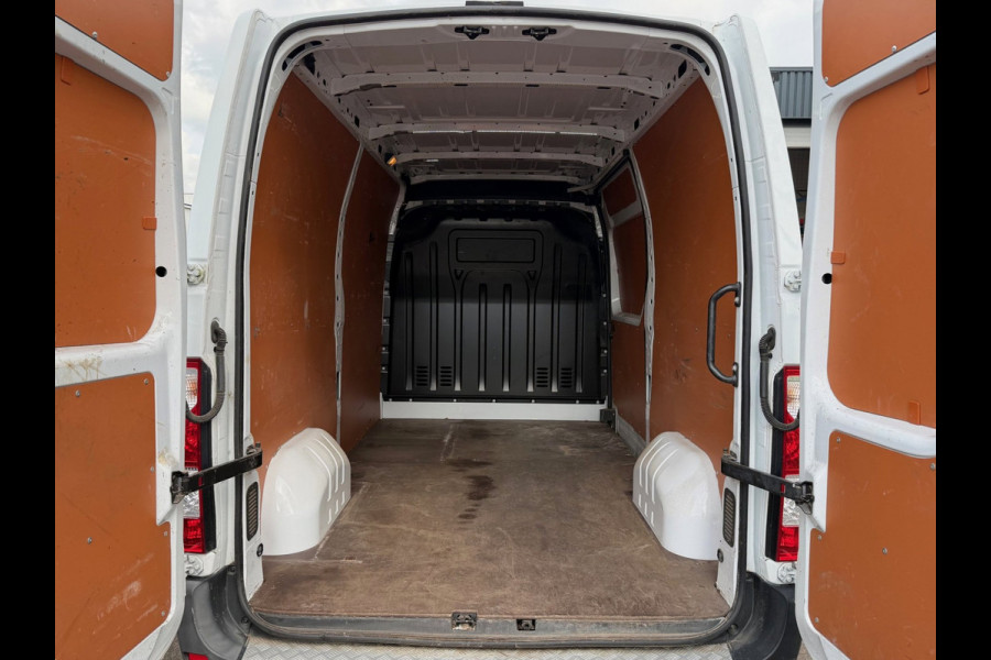 Renault Master T35 2.3 dCi 150PK L2H2 Energy Work Edition / Camera / Trekhaak / 3 zits / Navi met app connect