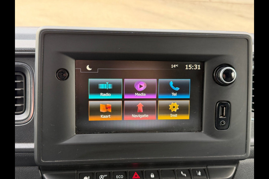 Renault Master T35 2.3 dCi 150PK L2H2 Energy Work Edition / Camera / Trekhaak / 3 zits / Navi met app connect