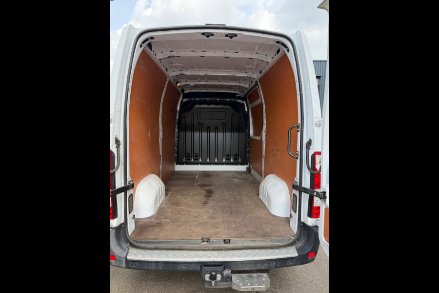 Renault Master T35 2.3 dCi 150PK L2H2 Energy Work Edition / Camera / Trekhaak / 3 zits / Navi met app connect