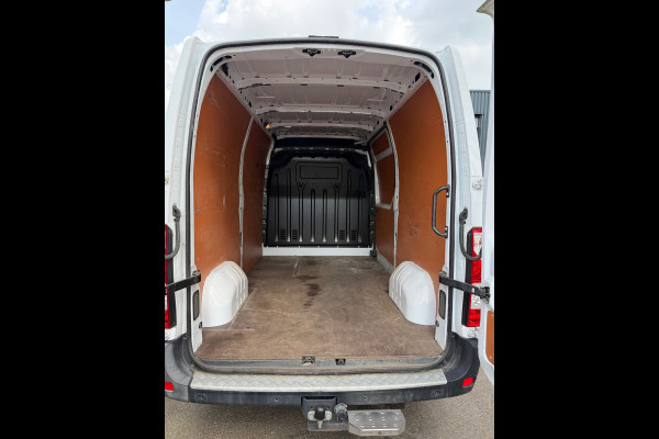 Renault Master T35 2.3 dCi 150PK L2H2 Energy Work Edition / Camera / Trekhaak / 3 zits / Navi met app connect