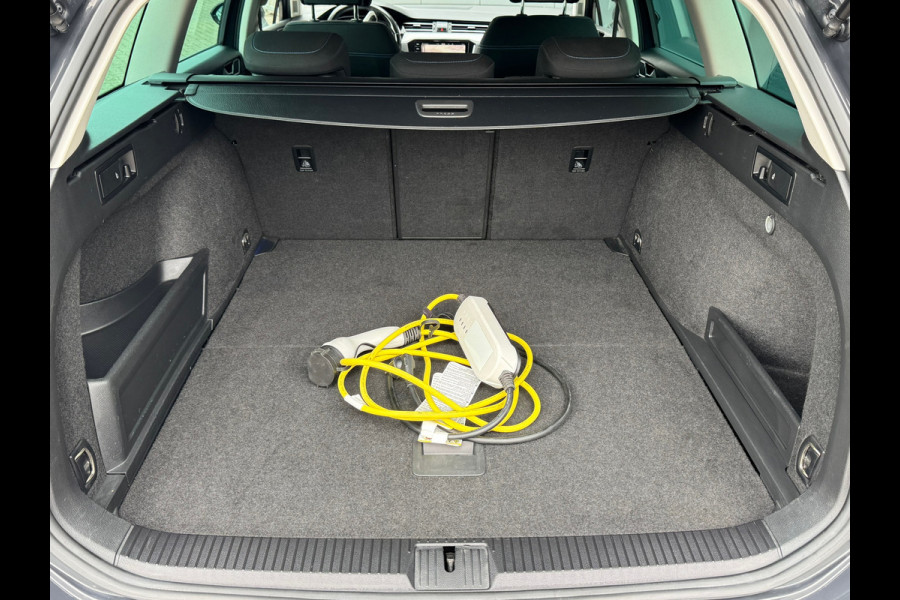 Volkswagen Passat Variant 1.4 TSI PHEV GTE * Virtual Cockpit * 18 Inch Velgen * Travel Assist * Navigatie Pro *