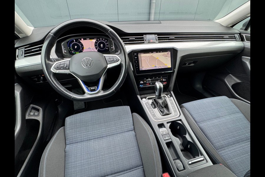 Volkswagen Passat Variant 1.4 TSI PHEV GTE * Virtual Cockpit * 18 Inch Velgen * Travel Assist * Navigatie Pro *