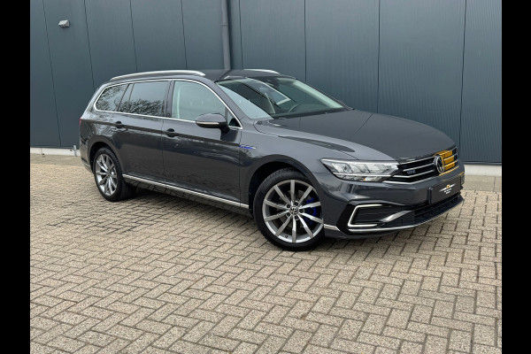 Volkswagen Passat Variant 1.4 TSI PHEV GTE * Virtual Cockpit * 18 Inch Velgen * Travel Assist * Navigatie Pro *