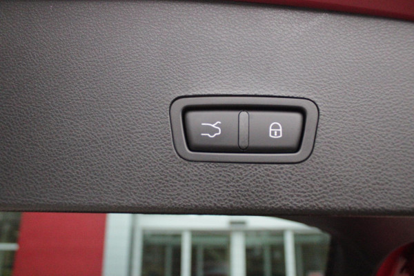 Alfa Romeo Tonale 1.3T PHEV 280pk Edizione Business | HARMAN/KARDON PREMIUM AUDIO | PREMIUM PACK: LEDEREN BEKLEDING/GEVENTILEERDE VOORSTOELEN/4-VOUDIG ELEKTRISCH VERSTELBARE LENDESTEUN VOORSTOELEN | WINTERPACK: STOEL/STUUR VERWARMING | TECHNOLOGY PACK: PARKEERWAARSCHUWING VOOR EN ACHTER/360° CAMERA/AUTOMATISCH INPARKEREN/ AUTONOMOUS DRIVING LEVEL 2: ADAPTIVE CRUISE CONTROL/LANE CENTERING ASSIST/TRAFFIC JAM ASSIST DODEHOEK DETECTIE AUTOMATISCH DIMMENDE BUITENSPIEGELS | DRAADLOZE TELEFOONLADER | FULL LED MATRIX KOPLAMPEN | DUAL STAGE VALVE: ACTIEVE DEMPING | KEYLESS ENTRY/START | 1MM 19''