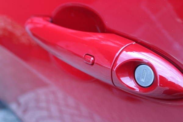 Alfa Romeo Tonale 1.3T PHEV 280pk Edizione Business | HARMAN/KARDON PREMIUM AUDIO | PREMIUM PACK: LEDEREN BEKLEDING/GEVENTILEERDE VOORSTOELEN/4-VOUDIG ELEKTRISCH VERSTELBARE LENDESTEUN VOORSTOELEN | WINTERPACK: STOEL/STUUR VERWARMING | TECHNOLOGY PACK: PARKEERWAARSCHUWING VOOR EN ACHTER/360° CAMERA/AUTOMATISCH INPARKEREN/ AUTONOMOUS DRIVING LEVEL 2: ADAPTIVE CRUISE CONTROL/LANE CENTERING ASSIST/TRAFFIC JAM ASSIST DODEHOEK DETECTIE AUTOMATISCH DIMMENDE BUITENSPIEGELS | DRAADLOZE TELEFOONLADER | FULL LED MATRIX KOPLAMPEN | DUAL STAGE VALVE: ACTIEVE DEMPING | KEYLESS ENTRY/START | 1MM 19''