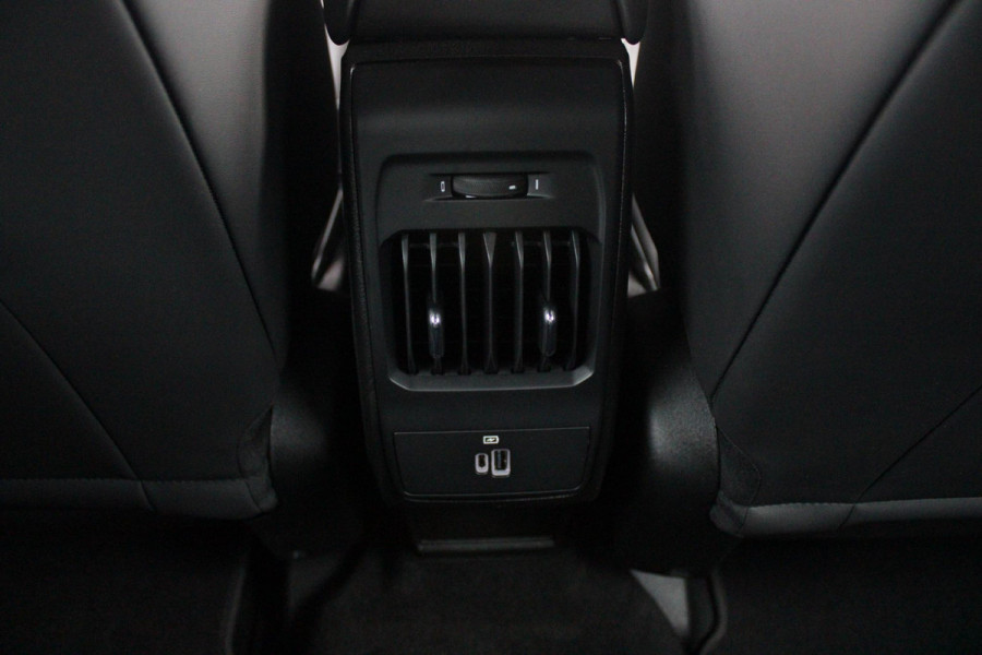 Alfa Romeo Tonale 1.3T PHEV 280pk Edizione Business | HARMAN/KARDON PREMIUM AUDIO | PREMIUM PACK: LEDEREN BEKLEDING/GEVENTILEERDE VOORSTOELEN/4-VOUDIG ELEKTRISCH VERSTELBARE LENDESTEUN VOORSTOELEN | WINTERPACK: STOEL/STUUR VERWARMING | TECHNOLOGY PACK: PARKEERWAARSCHUWING VOOR EN ACHTER/360° CAMERA/AUTOMATISCH INPARKEREN/ AUTONOMOUS DRIVING LEVEL 2: ADAPTIVE CRUISE CONTROL/LANE CENTERING ASSIST/TRAFFIC JAM ASSIST DODEHOEK DETECTIE AUTOMATISCH DIMMENDE BUITENSPIEGELS | DRAADLOZE TELEFOONLADER | FULL LED MATRIX KOPLAMPEN | DUAL STAGE VALVE: ACTIEVE DEMPING | KEYLESS ENTRY/START | 1MM 19''