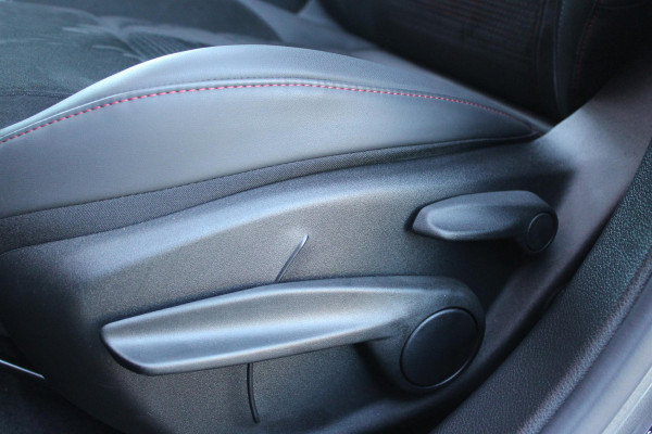 Alfa Romeo Tonale PHEV 280PK VELOCE | NIEUWE AUTO! | PANORAMISCH SCHUIF/KANTEL DAK | WINTERPACK: STOEL/STUUR VERWARMING | TECHNOLOGY PACK: PARKEERWAARSCHUWING VOOR EN ACHTER/360° CAMERA/AUTOMATISCH INPARKEREN/ AUTONOMOUS DRIVING LEVEL 2: ADAPTIVE CRUISE CONTROL/LANE CENTERING ASSIST/TRAFFIC JAM ASSIST DODEHOEK DETECTIE AUTOMATISCH DIMMENDE BUITENSPIEGELS | DRAADLOZE TELEFOONLADER | FULL LED MATRIX KOPLAMPEN | DUAL STAGE VALVE: ACTIEVE DEMPING | KEYLESS ENTRY/START | 19" LICHTMETALEN VELGEN | ROODGESPOTEN BREMBO REMKLAUWEN | NAVIGATIE | DRAADLOZE APPLE CARPLAY/ANDROID AUTO | ELEKTRISCH B