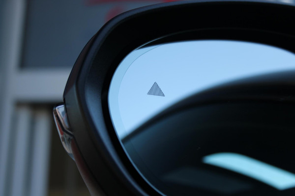 Alfa Romeo Tonale PHEV 280PK VELOCE | NIEUWE AUTO! | PANORAMISCH SCHUIF/KANTEL DAK | WINTERPACK: STOEL/STUUR VERWARMING | TECHNOLOGY PACK: PARKEERWAARSCHUWING VOOR EN ACHTER/360° CAMERA/AUTOMATISCH INPARKEREN/ AUTONOMOUS DRIVING LEVEL 2: ADAPTIVE CRUISE CONTROL/LANE CENTERING ASSIST/TRAFFIC JAM ASSIST DODEHOEK DETECTIE AUTOMATISCH DIMMENDE BUITENSPIEGELS | DRAADLOZE TELEFOONLADER | FULL LED MATRIX KOPLAMPEN | DUAL STAGE VALVE: ACTIEVE DEMPING | KEYLESS ENTRY/START | 19" LICHTMETALEN VELGEN | ROODGESPOTEN BREMBO REMKLAUWEN | NAVIGATIE | DRAADLOZE APPLE CARPLAY/ANDROID AUTO | ELEKTRISCH B