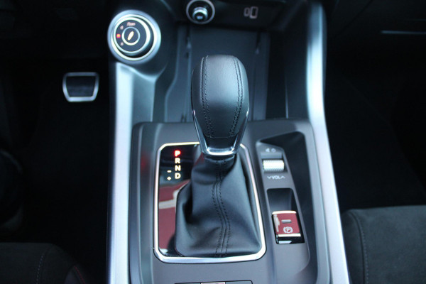 Alfa Romeo Tonale PHEV 280PK VELOCE | NIEUWE AUTO! | PANORAMISCH SCHUIF/KANTEL DAK | WINTERPACK: STOEL/STUUR VERWARMING | TECHNOLOGY PACK: PARKEERWAARSCHUWING VOOR EN ACHTER/360° CAMERA/AUTOMATISCH INPARKEREN/ AUTONOMOUS DRIVING LEVEL 2: ADAPTIVE CRUISE CONTROL/LANE CENTERING ASSIST/TRAFFIC JAM ASSIST DODEHOEK DETECTIE AUTOMATISCH DIMMENDE BUITENSPIEGELS | DRAADLOZE TELEFOONLADER | FULL LED MATRIX KOPLAMPEN | DUAL STAGE VALVE: ACTIEVE DEMPING | KEYLESS ENTRY/START | 19" LICHTMETALEN VELGEN | ROODGESPOTEN BREMBO REMKLAUWEN | NAVIGATIE | DRAADLOZE APPLE CARPLAY/ANDROID AUTO | ELEKTRISCH B