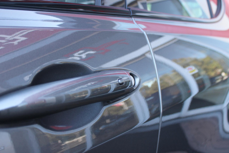 Alfa Romeo Tonale PHEV 280PK VELOCE | NIEUWE AUTO! | PANORAMISCH SCHUIF/KANTEL DAK | WINTERPACK: STOEL/STUUR VERWARMING | TECHNOLOGY PACK: PARKEERWAARSCHUWING VOOR EN ACHTER/360° CAMERA/AUTOMATISCH INPARKEREN/ AUTONOMOUS DRIVING LEVEL 2: ADAPTIVE CRUISE CONTROL/LANE CENTERING ASSIST/TRAFFIC JAM ASSIST DODEHOEK DETECTIE AUTOMATISCH DIMMENDE BUITENSPIEGELS | DRAADLOZE TELEFOONLADER | FULL LED MATRIX KOPLAMPEN | DUAL STAGE VALVE: ACTIEVE DEMPING | KEYLESS ENTRY/START | 19" LICHTMETALEN VELGEN | ROODGESPOTEN BREMBO REMKLAUWEN | NAVIGATIE | DRAADLOZE APPLE CARPLAY/ANDROID AUTO | ELEKTRISCH B