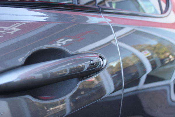 Alfa Romeo Tonale PHEV 280PK VELOCE | NIEUWE AUTO! | PANORAMISCH SCHUIF/KANTEL DAK | WINTERPACK: STOEL/STUUR VERWARMING | TECHNOLOGY PACK: PARKEERWAARSCHUWING VOOR EN ACHTER/360° CAMERA/AUTOMATISCH INPARKEREN/ AUTONOMOUS DRIVING LEVEL 2: ADAPTIVE CRUISE CONTROL/LANE CENTERING ASSIST/TRAFFIC JAM ASSIST DODEHOEK DETECTIE AUTOMATISCH DIMMENDE BUITENSPIEGELS | DRAADLOZE TELEFOONLADER | FULL LED MATRIX KOPLAMPEN | DUAL STAGE VALVE: ACTIEVE DEMPING | KEYLESS ENTRY/START | 19" LICHTMETALEN VELGEN | ROODGESPOTEN BREMBO REMKLAUWEN | NAVIGATIE | DRAADLOZE APPLE CARPLAY/ANDROID AUTO | ELEKTRISCH B