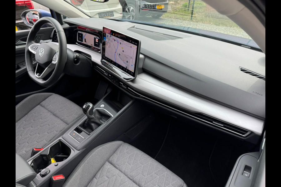 Volkswagen Golf 1.5 TSI 115PK LIFE CAMERA/NAVI/HEAD-UP wordt verwacht!