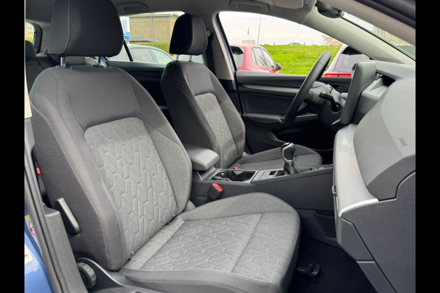 Volkswagen Golf 1.5 TSI 115PK LIFE CAMERA/NAVI/HEAD-UP wordt verwacht!