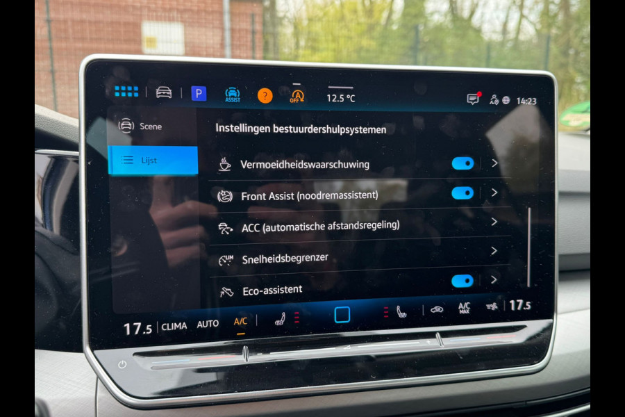 Volkswagen Golf 1.5 TSI 115PK LIFE CAMERA/NAVI/HEAD-UP wordt verwacht!