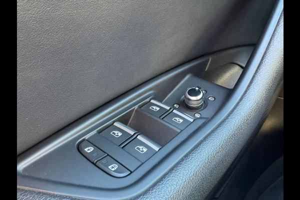 Audi A4 Avant 40 TFSI 190PK S-TRONIC LAUNCH EDITION SPORT LEDER/NAVI/TREKHAAK