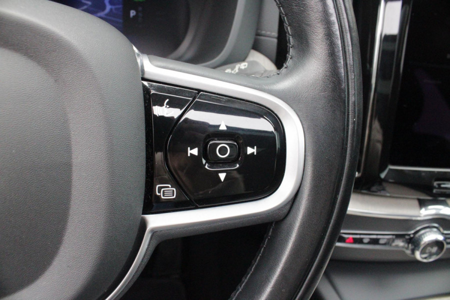 Volvo XC60 2.0 T6 340PK PHEV AWD INSCRIPTION EXCLUSIVE | PANORAMA SCHUIF/KANTEL DAK | LEDEREN BEKLEDING "MORITZ" MET COMFORT STOELEN | HARMAN KARDON AUDIO SYSTEEM | ELEKTRISCH WEGKLAPBARE TREKHAAK | ACHTERUITRIJ CAMERA | PARKEERSENSOREN VOOR + ACHTER | 19" "5-MULTISPAAKS BLACK DIAMONT CUT INSCRIPTION | NAVIGATIESYSTEEM OP BASIS VAN GOOGLE MAPS | APPLE CARPLAY/ANDROID AUTO | KEYLESS ENTRY/START | STANDVERWARMING | ELEKTRISCH BEDIENBARE ACHTERKLEP | INTELLSAFE ASSIST (O.A. ADAPTIVE CRUISE CONTROL MET PILOT ASSIST) | ELEKTRISCH VERSTELBARE BESTUURDERSSTOEL MET GEHEUGENFUNCTIE EN ZIT