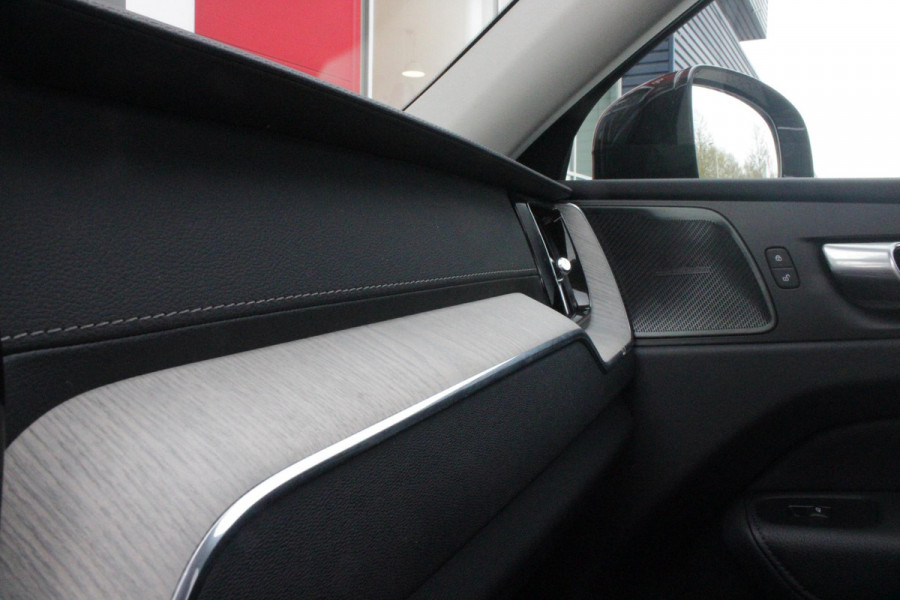 Volvo XC60 2.0 T6 340PK PHEV AWD INSCRIPTION EXCLUSIVE | PANORAMA SCHUIF/KANTEL DAK | LEDEREN BEKLEDING "MORITZ" MET COMFORT STOELEN | HARMAN KARDON AUDIO SYSTEEM | ELEKTRISCH WEGKLAPBARE TREKHAAK | ACHTERUITRIJ CAMERA | PARKEERSENSOREN VOOR + ACHTER | 19" "5-MULTISPAAKS BLACK DIAMONT CUT INSCRIPTION | NAVIGATIESYSTEEM OP BASIS VAN GOOGLE MAPS | APPLE CARPLAY/ANDROID AUTO | KEYLESS ENTRY/START | STANDVERWARMING | ELEKTRISCH BEDIENBARE ACHTERKLEP | INTELLSAFE ASSIST (O.A. ADAPTIVE CRUISE CONTROL MET PILOT ASSIST) | ELEKTRISCH VERSTELBARE BESTUURDERSSTOEL MET GEHEUGENFUNCTIE EN ZIT