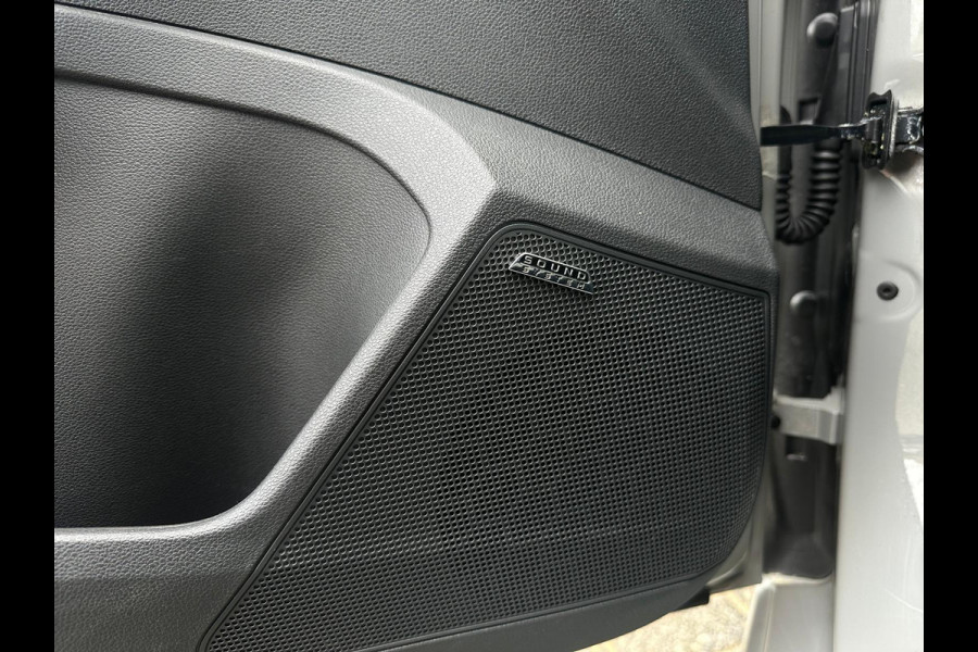 Škoda Kamiq 1.0 TSI Style, Automaat, Virtual Cockpit, Cruise, Navi, Trekhaak, Camera, PDC