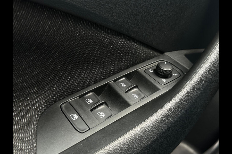 Škoda Kamiq 1.0 TSI Style, Automaat, Virtual Cockpit, Cruise, Navi, Trekhaak, Camera, PDC