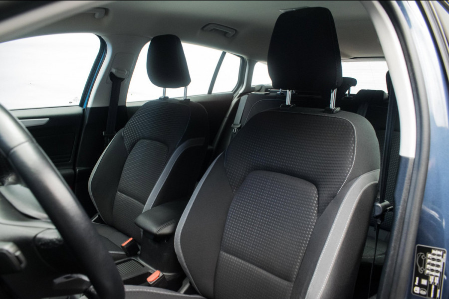 Ford FOCUS Wagon 1.0 EcoBoost Trend Edition Business [ Carplay Keyless Rijstrooksensor Parkeersensoren Navigatie Climate Control ]