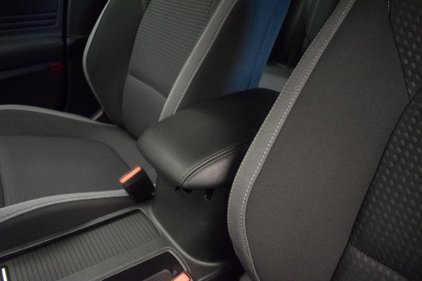 Ford FOCUS Wagon 1.0 EcoBoost Trend Edition Business [ Carplay Keyless Rijstrooksensor Parkeersensoren Navigatie Climate Control ]