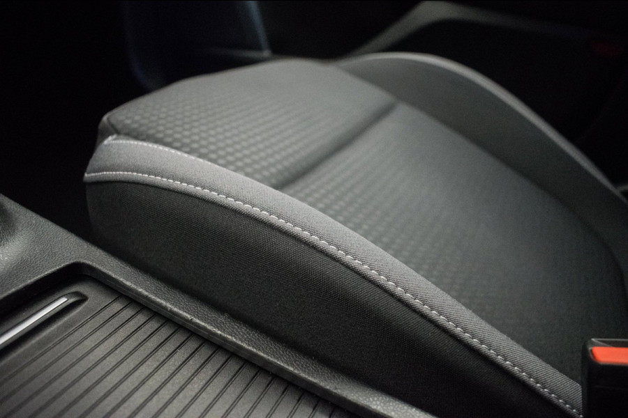 Ford FOCUS Wagon 1.0 EcoBoost Trend Edition Business [ Carplay Keyless Rijstrooksensor Parkeersensoren Navigatie Climate Control ]