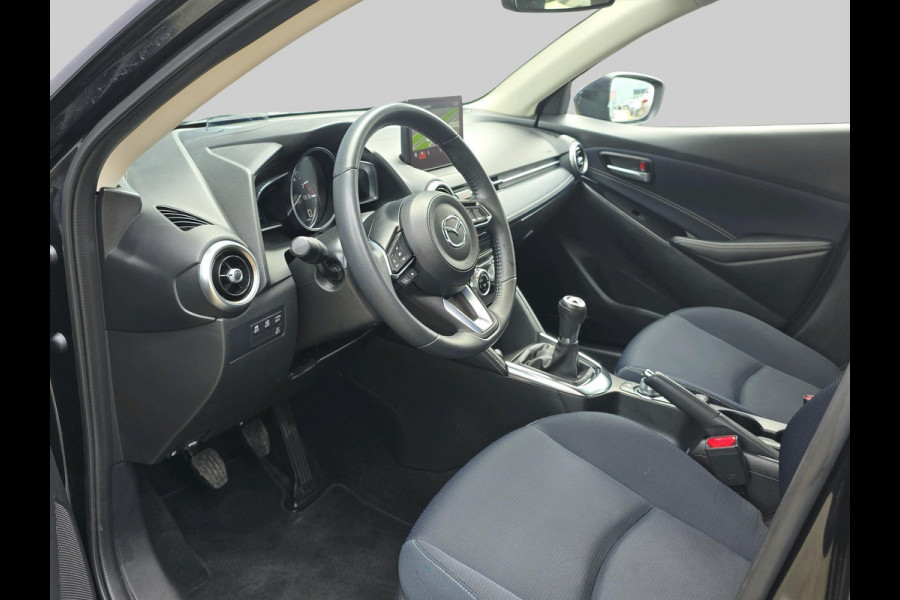 Mazda 2 1.5 Skyactiv-G Luxury | Stoel/Stuurverwarming | Headup display | Achteruitrijcamera | Cruisecontrol | Carplay/Androidauto |