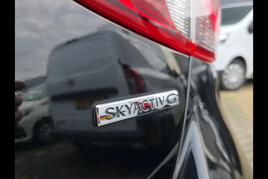 Mazda 2 1.5 Skyactiv-G Luxury | Stoel/Stuurverwarming | Headup display | Achteruitrijcamera | Cruisecontrol | Carplay/Androidauto |