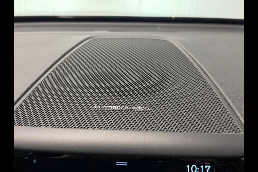 Volvo XC60 2.0 Recharge T6 AWD R-Design | PANO | HUD | TREKHAAK | BLACK EDITION | HARMAN KARDON | 360 CAMERA