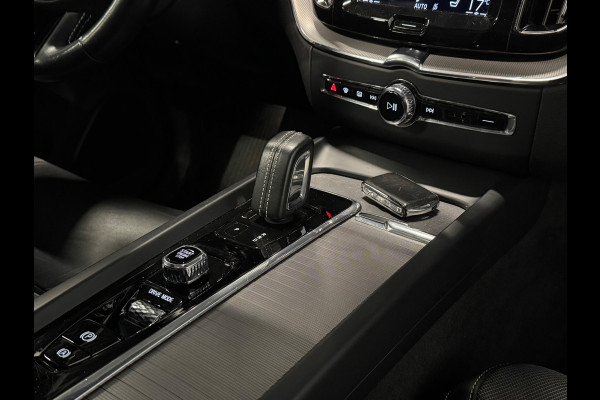 Volvo XC60 2.0 Recharge T6 AWD R-Design | PANO | HUD | TREKHAAK | BLACK EDITION | HARMAN KARDON | 360 CAMERA