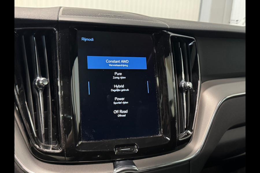 Volvo XC60 2.0 Recharge T6 AWD R-Design | PANO | HUD | TREKHAAK | BLACK EDITION | HARMAN KARDON | 360 CAMERA