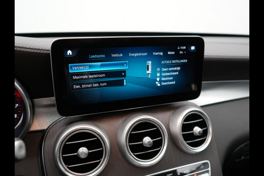 Mercedes-Benz GLC 300e 4MATIC AMG PHEV 320pk Dealer O.H | Panodak | Adaptive Cruise | Sportstoelen Memory | Burmester | AMG Exterieur | Head Up | Camera | Keyless | Plug In Hybrid |