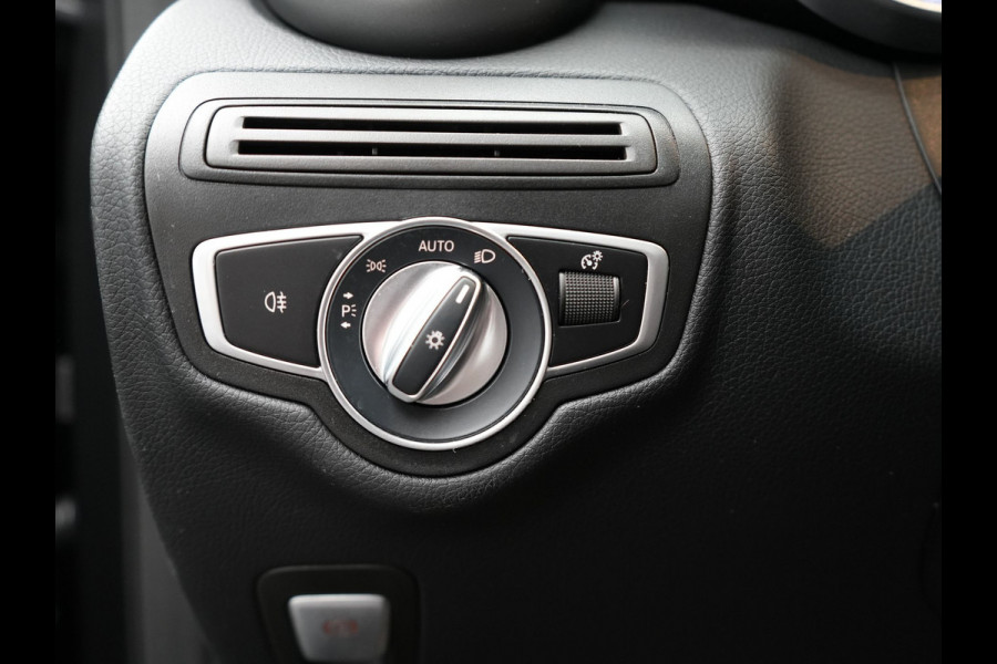 Mercedes-Benz GLC 300e 4MATIC AMG PHEV 320pk Dealer O.H | Panodak | Adaptive Cruise | Sportstoelen Memory | Burmester | AMG Exterieur | Head Up | Camera | Keyless | Plug In Hybrid |