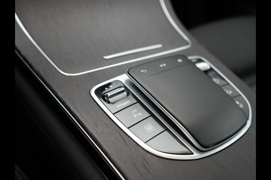Mercedes-Benz GLC 300e 4MATIC AMG PHEV 320pk Dealer O.H | Panodak | Adaptive Cruise | Sportstoelen Memory | Burmester | AMG Exterieur | Head Up | Camera | Keyless | Plug In Hybrid |