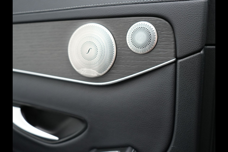 Mercedes-Benz GLC 300e 4MATIC AMG PHEV 320pk Dealer O.H | Panodak | Adaptive Cruise | Sportstoelen Memory | Burmester | AMG Exterieur | Head Up | Camera | Keyless | Plug In Hybrid |