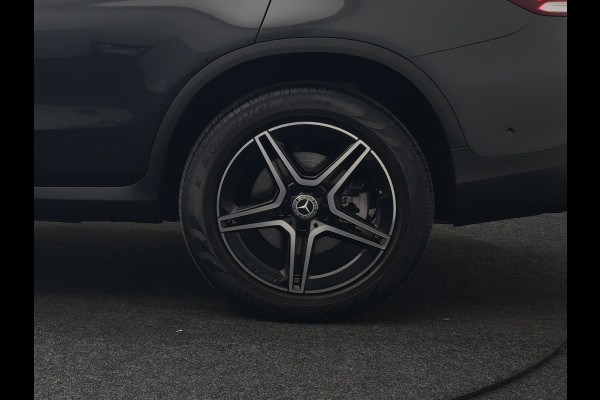 Mercedes-Benz GLC 300e 4MATIC AMG PHEV 320pk Dealer O.H | Panodak | Adaptive Cruise | Sportstoelen Memory | Burmester | AMG Exterieur | Head Up | Camera | Keyless | Plug In Hybrid |