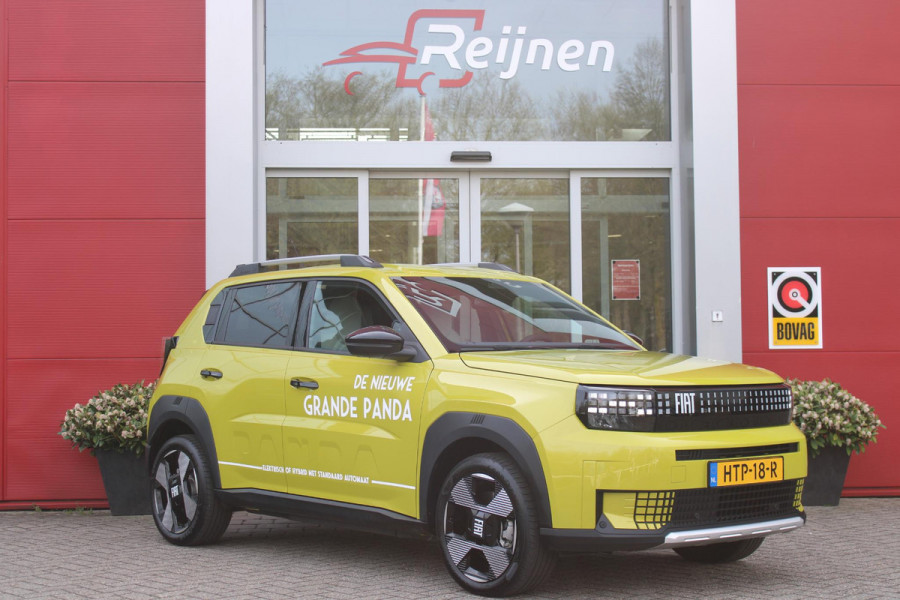 Fiat Grande Panda LA PRIMA 113PK 11 kW 44 kWh | WINTERPACK: STOEL/STUUR/VOORRUIT VERWARMING | DRAADLOZE APPLE CARPLAY/ANDROID AUTO | NAVIGATIE | ACHTERUITRIJCAMERA | PARKEERSENSOREN VOOR + ACHTER | DRAADLOZE TELEFOONLADER | LED KOPLAMPEN | CLIMATE CONTROL | 3-FASE | 17" LICHTMETALEN VELGEN | PRIVACY GLASS | ACHTERSPOILER |