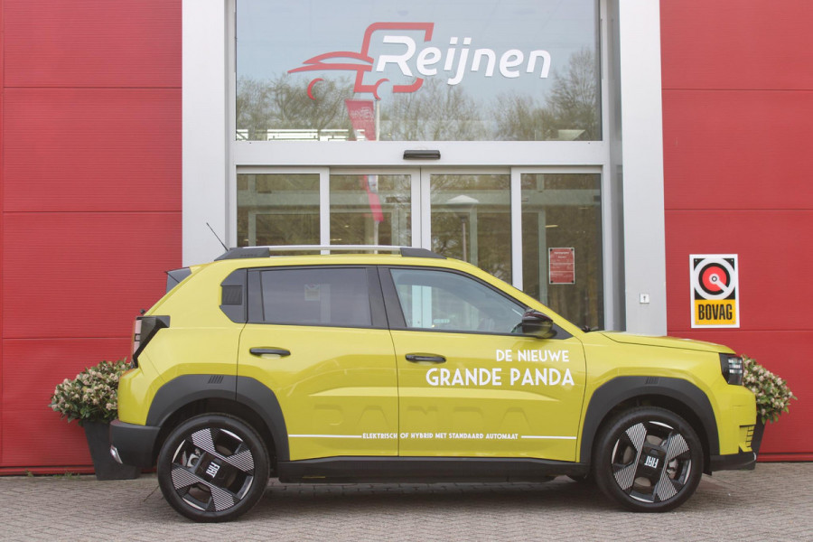 Fiat Grande Panda LA PRIMA 113PK 11 kW 44 kWh | WINTERPACK: STOEL/STUUR/VOORRUIT VERWARMING | DRAADLOZE APPLE CARPLAY/ANDROID AUTO | NAVIGATIE | ACHTERUITRIJCAMERA | PARKEERSENSOREN VOOR + ACHTER | DRAADLOZE TELEFOONLADER | LED KOPLAMPEN | CLIMATE CONTROL | 3-FASE | 17" LICHTMETALEN VELGEN | PRIVACY GLASS | ACHTERSPOILER |