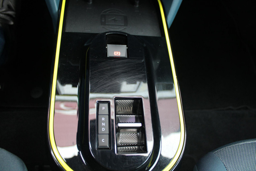 Fiat Grande Panda LA PRIMA 113PK 11 kW 44 kWh | WINTERPACK: STOEL/STUUR/VOORRUIT VERWARMING | DRAADLOZE APPLE CARPLAY/ANDROID AUTO | NAVIGATIE | ACHTERUITRIJCAMERA | PARKEERSENSOREN VOOR + ACHTER | DRAADLOZE TELEFOONLADER | LED KOPLAMPEN | CLIMATE CONTROL | 3-FASE | 17" LICHTMETALEN VELGEN | PRIVACY GLASS | ACHTERSPOILER |