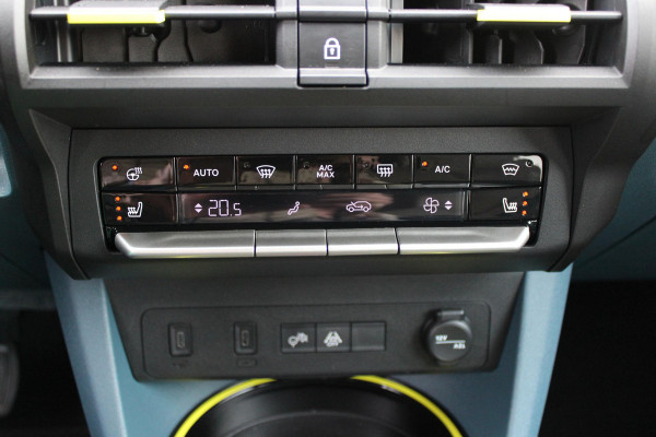 Fiat Grande Panda LA PRIMA 113PK 11 kW 44 kWh | WINTERPACK: STOEL/STUUR/VOORRUIT VERWARMING | DRAADLOZE APPLE CARPLAY/ANDROID AUTO | NAVIGATIE | ACHTERUITRIJCAMERA | PARKEERSENSOREN VOOR + ACHTER | DRAADLOZE TELEFOONLADER | LED KOPLAMPEN | CLIMATE CONTROL | 3-FASE | 17" LICHTMETALEN VELGEN | PRIVACY GLASS | ACHTERSPOILER |