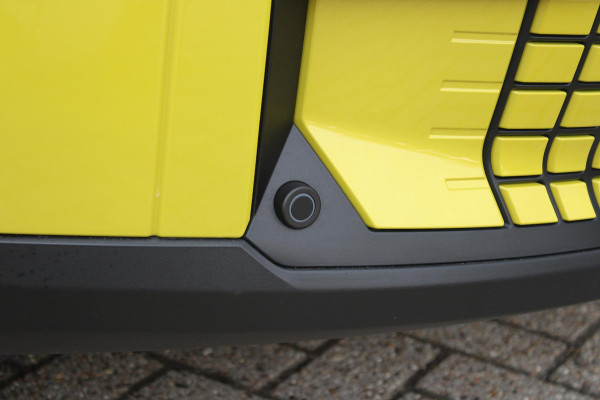 Fiat Grande Panda LA PRIMA 113PK 11 kW 44 kWh | WINTERPACK: STOEL/STUUR/VOORRUIT VERWARMING | DRAADLOZE APPLE CARPLAY/ANDROID AUTO | NAVIGATIE | ACHTERUITRIJCAMERA | PARKEERSENSOREN VOOR + ACHTER | DRAADLOZE TELEFOONLADER | LED KOPLAMPEN | CLIMATE CONTROL | 3-FASE | 17" LICHTMETALEN VELGEN | PRIVACY GLASS | ACHTERSPOILER |