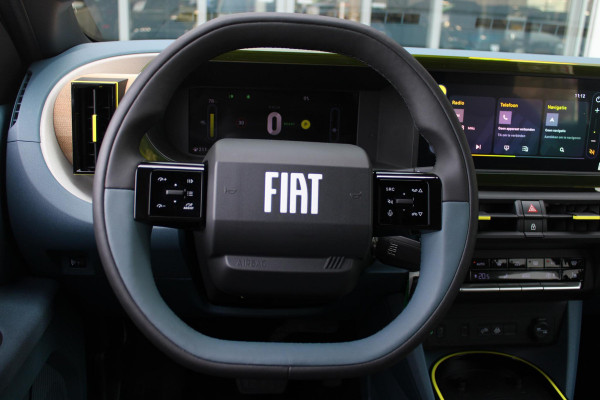 Fiat Grande Panda LA PRIMA 113PK 11 kW 44 kWh | WINTERPACK: STOEL/STUUR/VOORRUIT VERWARMING | DRAADLOZE APPLE CARPLAY/ANDROID AUTO | NAVIGATIE | ACHTERUITRIJCAMERA | PARKEERSENSOREN VOOR + ACHTER | DRAADLOZE TELEFOONLADER | LED KOPLAMPEN | CLIMATE CONTROL | 3-FASE | 17" LICHTMETALEN VELGEN | PRIVACY GLASS | ACHTERSPOILER |