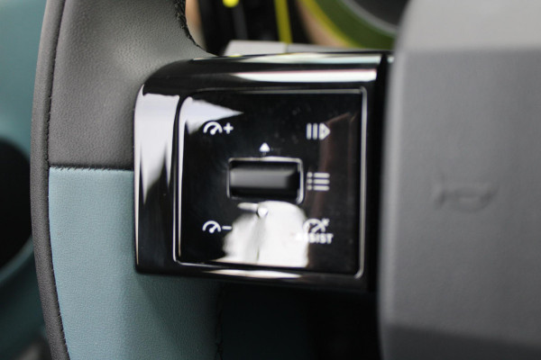 Fiat Grande Panda LA PRIMA 113PK 11 kW 44 kWh | WINTERPACK: STOEL/STUUR/VOORRUIT VERWARMING | DRAADLOZE APPLE CARPLAY/ANDROID AUTO | NAVIGATIE | ACHTERUITRIJCAMERA | PARKEERSENSOREN VOOR + ACHTER | DRAADLOZE TELEFOONLADER | LED KOPLAMPEN | CLIMATE CONTROL | 3-FASE | 17" LICHTMETALEN VELGEN | PRIVACY GLASS | ACHTERSPOILER |