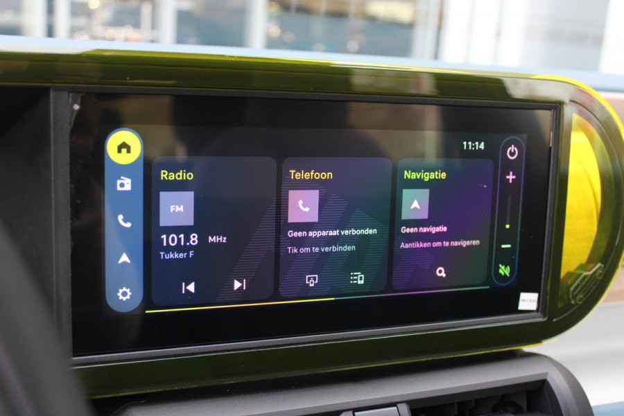 Fiat Grande Panda LA PRIMA 113PK 11 kW 44 kWh | WINTERPACK: STOEL/STUUR/VOORRUIT VERWARMING | DRAADLOZE APPLE CARPLAY/ANDROID AUTO | NAVIGATIE | ACHTERUITRIJCAMERA | PARKEERSENSOREN VOOR + ACHTER | DRAADLOZE TELEFOONLADER | LED KOPLAMPEN | CLIMATE CONTROL | 3-FASE | 17" LICHTMETALEN VELGEN | PRIVACY GLASS | ACHTERSPOILER |