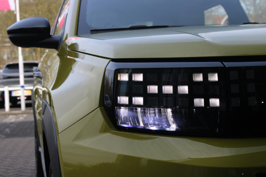 Fiat Grande Panda LA PRIMA 113PK 11 kW 44 kWh | WINTERPACK: STOEL/STUUR/VOORRUIT VERWARMING | DRAADLOZE APPLE CARPLAY/ANDROID AUTO | NAVIGATIE | ACHTERUITRIJCAMERA | PARKEERSENSOREN VOOR + ACHTER | DRAADLOZE TELEFOONLADER | LED KOPLAMPEN | CLIMATE CONTROL | 3-FASE | 17" LICHTMETALEN VELGEN | PRIVACY GLASS | ACHTERSPOILER |