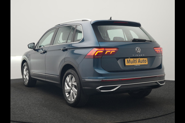 Volkswagen Tiguan 1.4 TSI eHybrid Elegance PHEV 245pk Dealer O.H. | Trekhaak Af Fabriek | Adaptive Cruise | IQ Light | Camera | Lederen Comfortzetels Memory & Verwarmd | Sfeerverlichting | Apple Carplay | Stuur Verwarmd | Navigatie | DAB | Plug In Hybrid |
