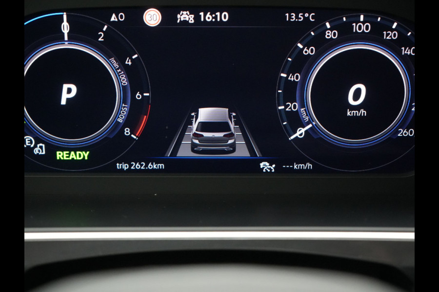 Volkswagen Tiguan 1.4 TSI eHybrid Elegance PHEV 245pk Dealer O.H. | Trekhaak Af Fabriek | Adaptive Cruise | IQ Light | Camera | Lederen Comfortzetels Memory & Verwarmd | Sfeerverlichting | Apple Carplay | Stuur Verwarmd | Navigatie | DAB | Plug In Hybrid |